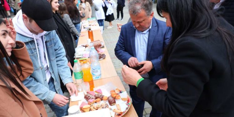 Благодійний ярмарок ТНПУ на підтримку Збройних Сил України