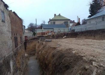 На Шпитальній, 26 у Тернополі заборонили будівництво