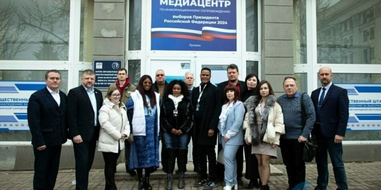 Із фестивалю у Сочі на псевдовибори у Луганськ: пропагандистські контрасти для іноземної молоді