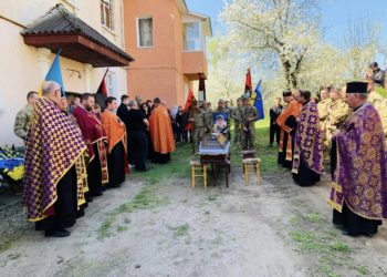 Тернопільщина прощалася з бійцем Олегом Мручком