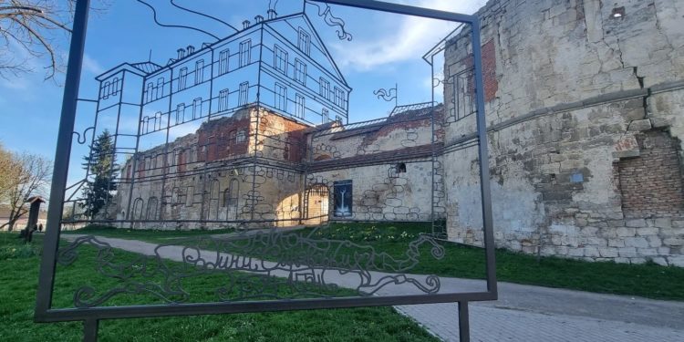 Майстри з Тернопільщини створили ковану доповнену реальність Бережанського замку