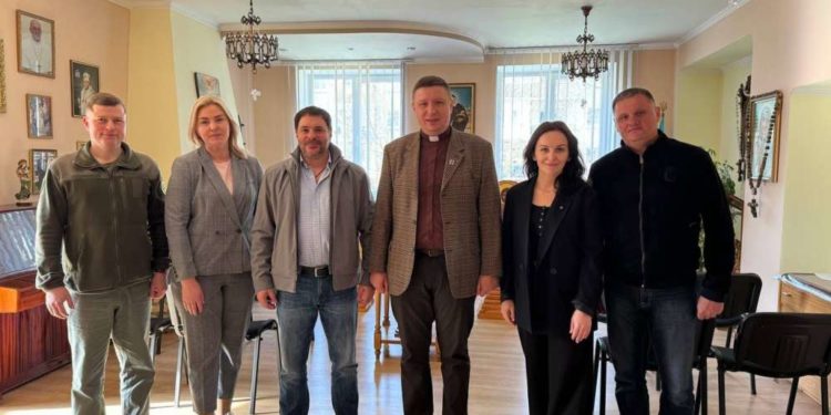 Важлива соціальна ініціатива на користь ветеранів та їх сімей: у Тернополі підписано меморандум про співпрацю між «Карітасом» на місцевою ГО