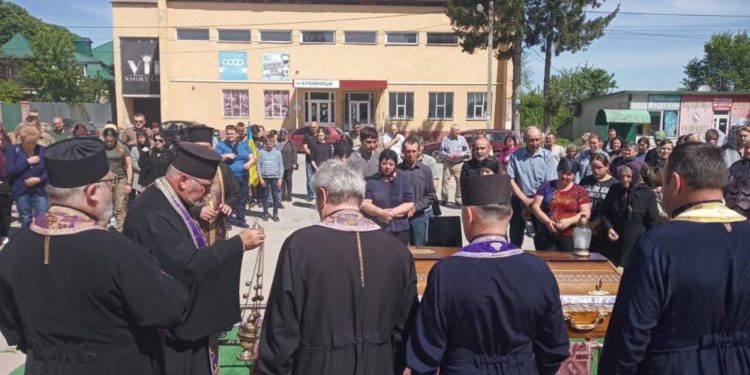 Прощання з Пaвлом Мiзоцьким. Фото з мережі