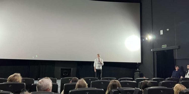 Презентація стрічки. Фото Голос