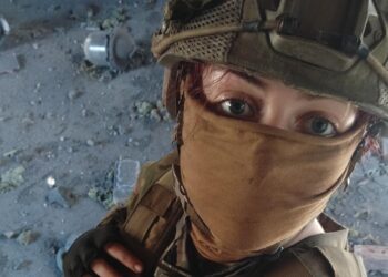 Пташка на Азовсталі. Фото з ФБ Катерини Поліщук