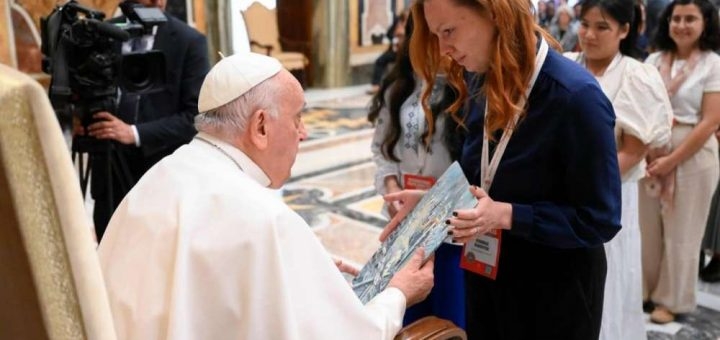 Вероніка Дякович на аудієнції в Папи Франциска