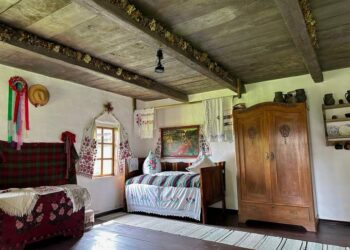 Старовинна хата українців