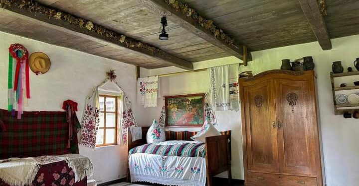 Старовинна хата українців