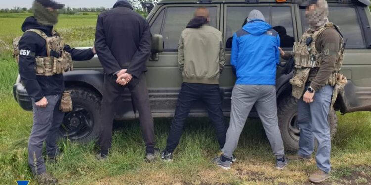 Затримання підозрюваних. Фото СБУ