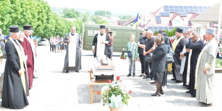 Фото церемонії поховання