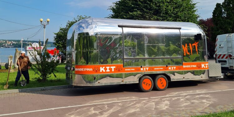 Фото зі сторінки Лілії Проць