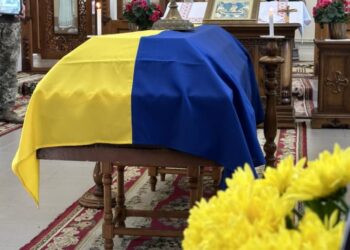 Прощання з героєм. Фото зі сторінки громади