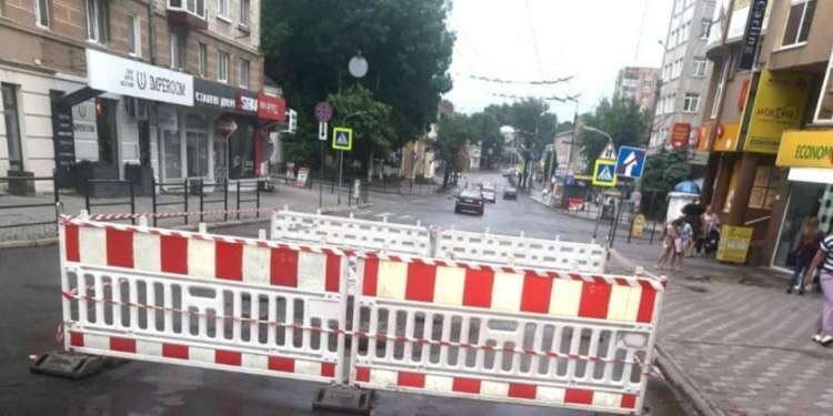 Провалля в центрі Тернополя