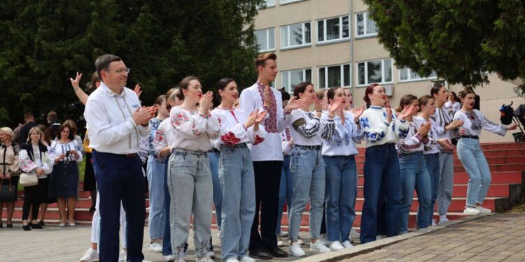 72 студенти стажуватимуться у міській раді