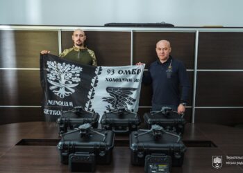 Сергій Надал передає на фронт коптери