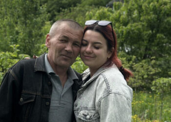 Військовий з донькою. Фото з мережі