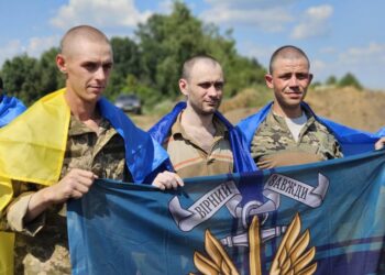 Фото звільнених з полону. Сторінка президента України