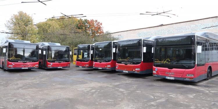 Громадський транспорт. Фото ТМР