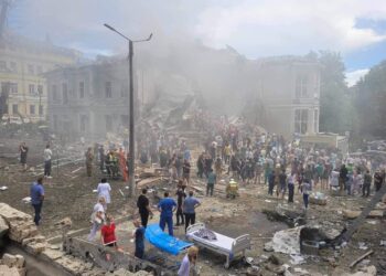 Розбір завалів Охматдиту