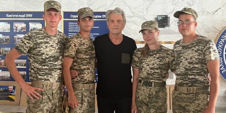 Віктор Ющенко зі студентами