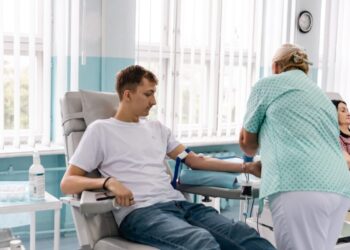 Тернополян закликають здавати кров для наших військовослужбовців. Центр крові