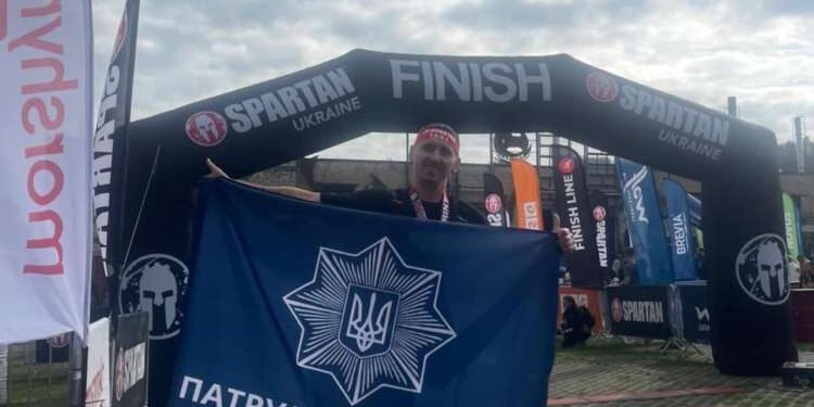 Андрій Мартинюк на фініші. Фото Патрульна поліція