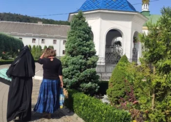 Фото зі сторінки За Збручем