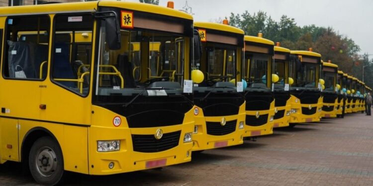 Шкільні автобуси
