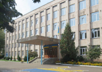 Фото зі сторінки 17 школи