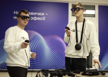 Фото зі сторінки Освітнього центру