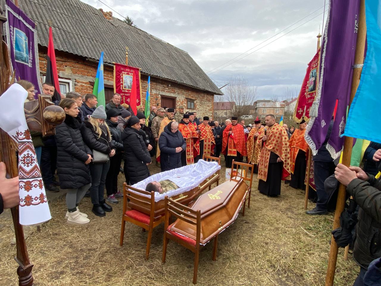 Тернопільщина попрощалася з Героєм Сергієм Мельничком