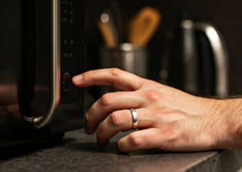 Тернополяни повідомляють про погану роботу електроприладів. Ілюстрація згенерована ШІ