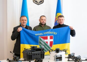 З Тернопільщини передали дрони на фронт. Фото ТОВА