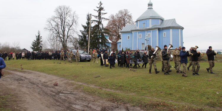 Тернопільщина попрощалася із захисником Сергієм Мушенком. Фото Великодедеркальської громади