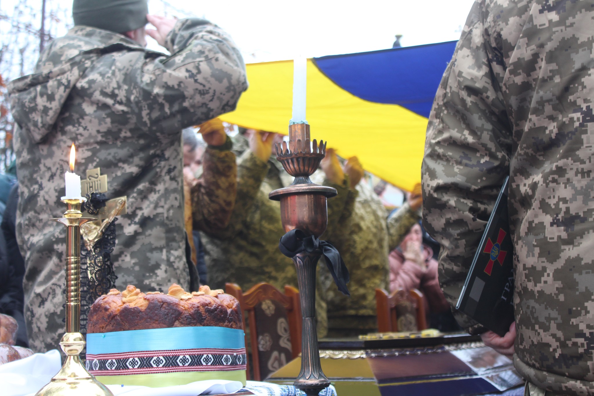 На Тернопільщині прощаються із загиблим героєм Петром Сухецьким