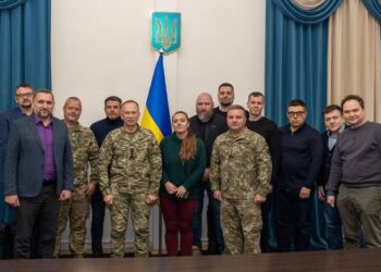 Генерал Сирський зустрівся з військовими блогерами