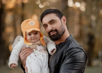 Віталій Козловський із сином. Фейсбук артиста