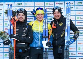 Віталій Мандзин (в центрі). Фото Instagram.svensktskidskytte