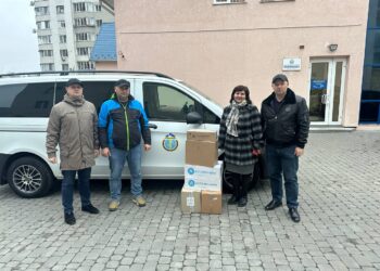 Віталій Бобрівець передав медикаменти