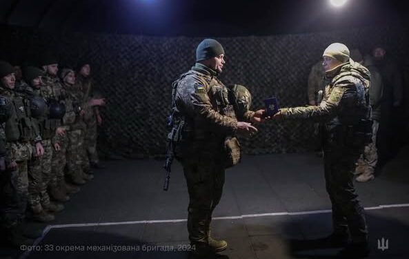 Олександр Сирський нагородив бійців 33-ї ОМБр