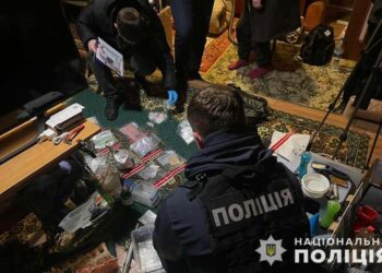 Майже 4000 доз наркотичних засобів та психотропних речовин