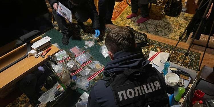 Майже 4000 доз наркотичних засобів та психотропних речовин