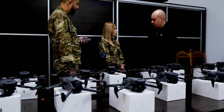 Тернопіль передає військовим техніку та обладнання