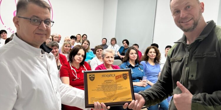 Військові подякували директору перинатального центру