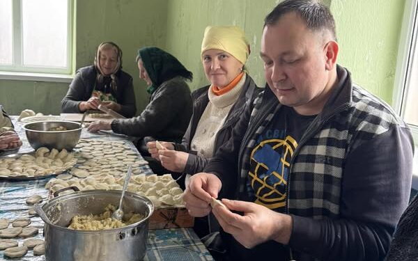 Отець Олексій Філюк переписує з ворожих джерел