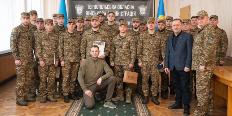 Чотирнадцять нацгвардійців отримали нагороди в Тернополі