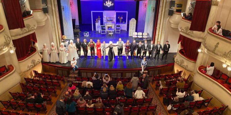 Сьогодні Тернопільський драмтеатр запалить чергову зірку