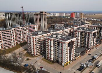 Продовжується будівництво Варшавського мікрорайону