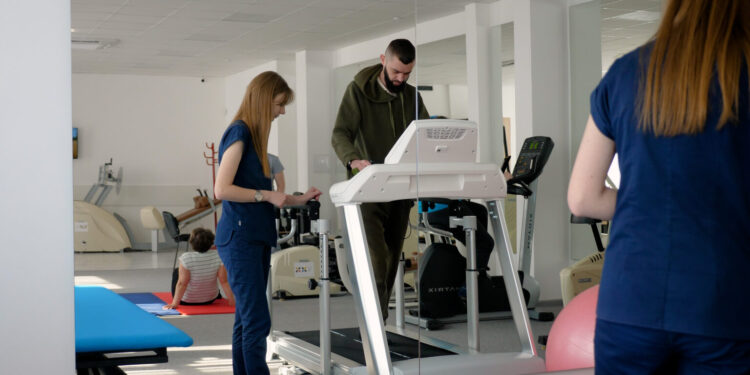 Тернопільські захисники отримують допомогу на лікування