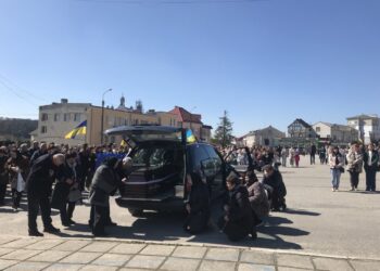 На Тернопільщині прощались з молодим захисником